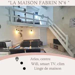 https://petit-cocon-dans-le-centre-arles.fr-provencehotel.com